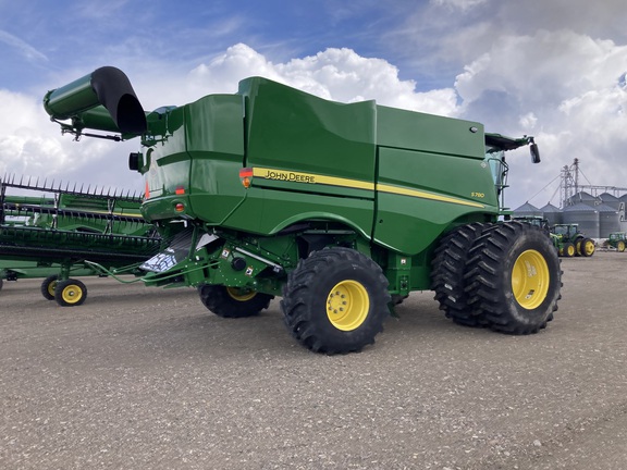 2023 John Deere S780 Combine