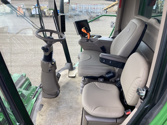 2023 John Deere S780 Combine