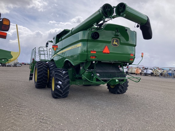 2023 John Deere S780 Combine