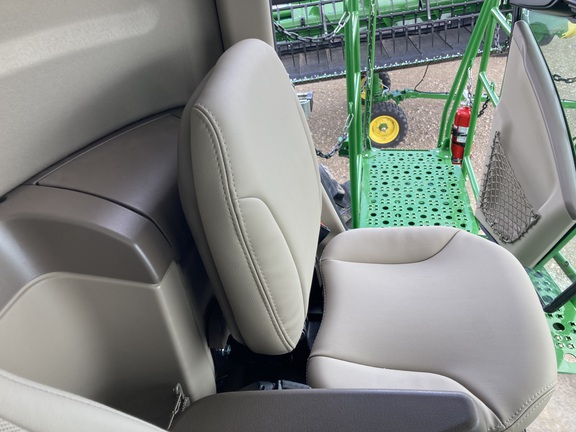 2023 John Deere S780 Combine