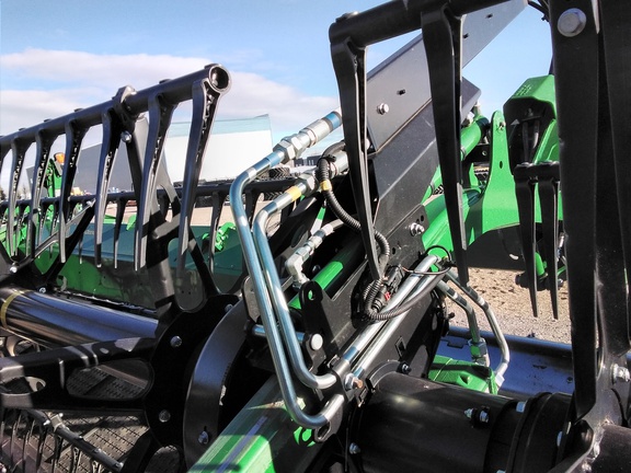 2023 John Deere HD35R Header Combine