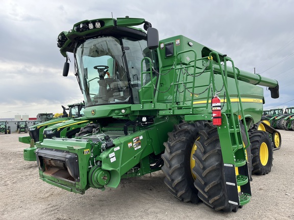 2023 John Deere S770 Combine