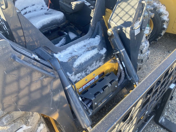 2022 John Deere 324G Skid Steer Loader