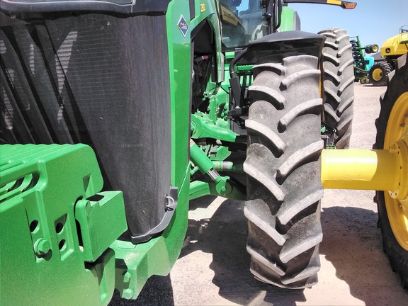 2021 John Deere 8R 250 Tractor