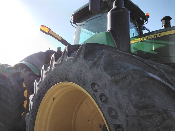 2021 John Deere 9520R Tractor 4WD