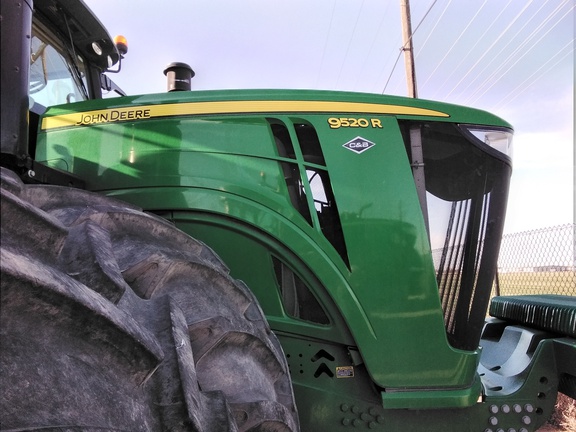 2021 John Deere 9520R Tractor 4WD