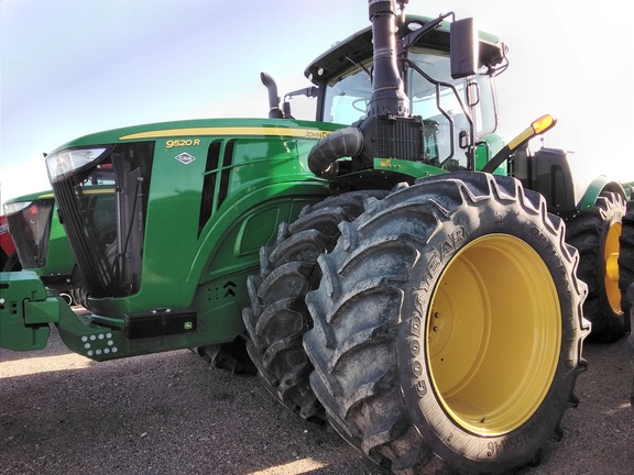 2021 John Deere 9520R Tractor 4WD