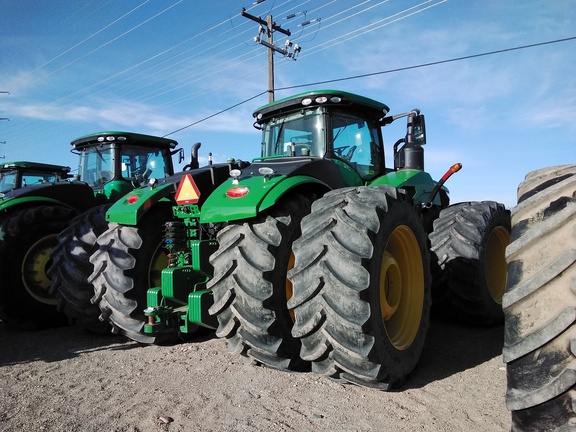 2021 John Deere 9520R Tractor 4WD