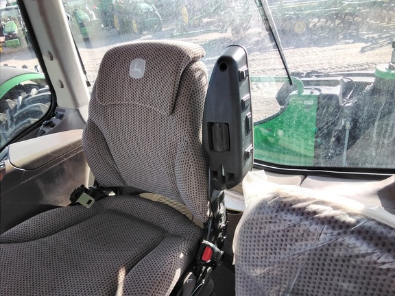 2021 John Deere 9520R Tractor 4WD