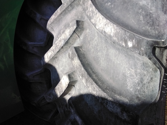 2021 John Deere 9520R Tractor 4WD