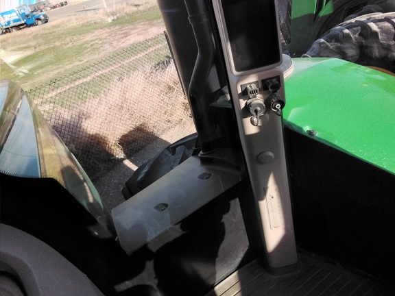 2021 John Deere 9520R Tractor 4WD