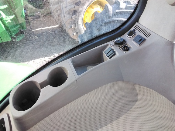 2021 John Deere 9520R Tractor 4WD