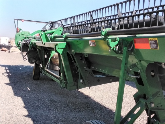 2020 John Deere 735D Header Combine