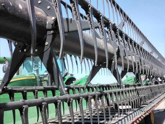 2020 John Deere 735D Header Combine