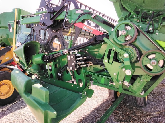 2020 John Deere 735D Header Combine