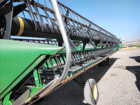 2020 John Deere 735D Header Combine