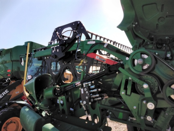 2020 John Deere 735D Header Combine