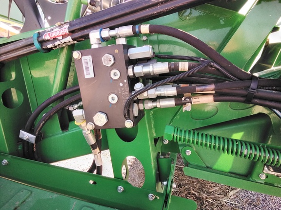 2020 John Deere 735D Header Combine