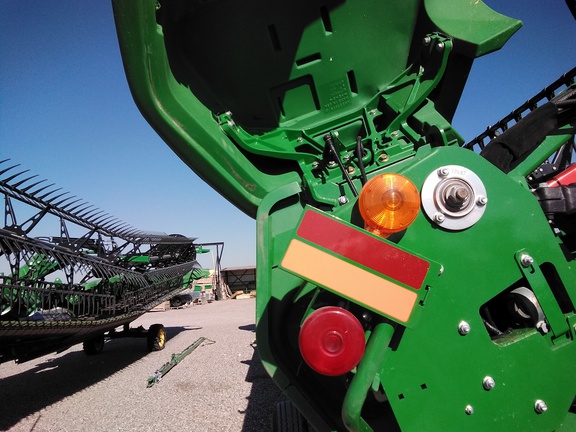 2020 John Deere 735D Header Combine