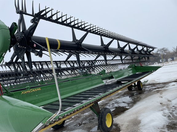 2020 John Deere 735D Header Combine