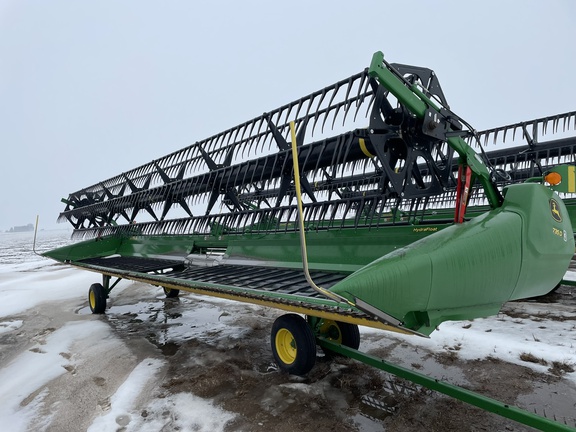 2020 John Deere 735D Header Combine