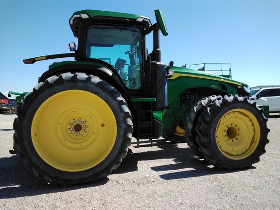 2020 John Deere 8R 250 Tractor