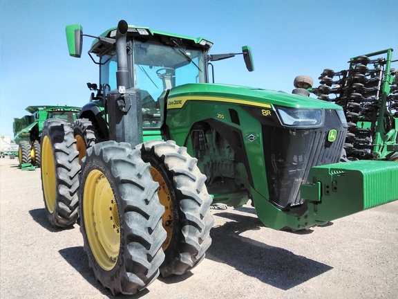 2020 John Deere 8R 250 Tractor