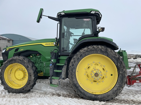 2020 John Deere 8R 250 Tractor