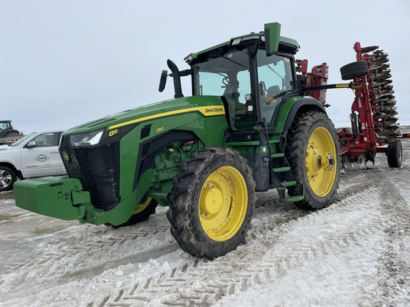 2020 John Deere 8R 250 Tractor