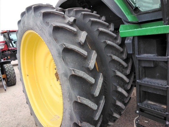 2020 John Deere 8R 250 Tractor