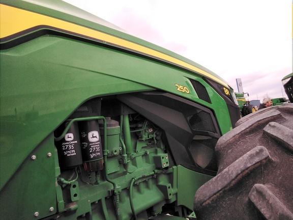 2020 John Deere 8R 250 Tractor