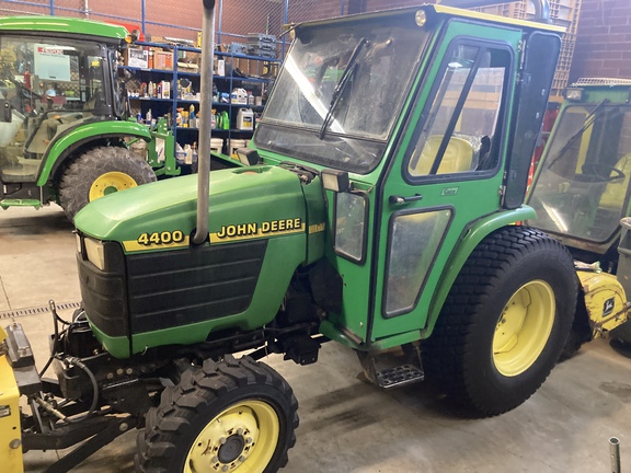 2001 John Deere 4400 Tractor Compact