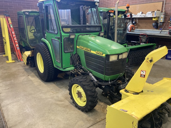 2001 John Deere 4400 Tractor Compact