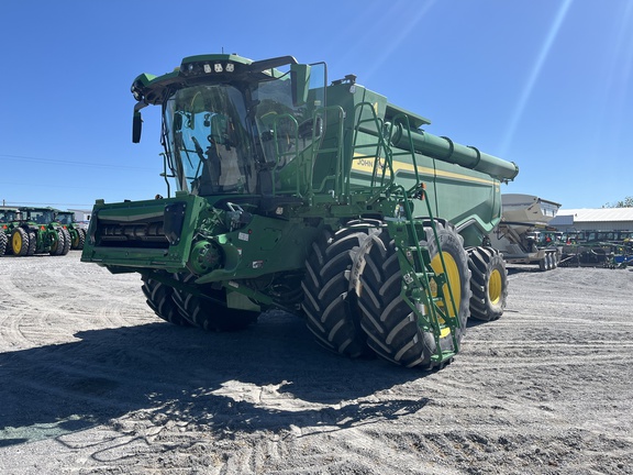 2023 John Deere X9 1000 Combine