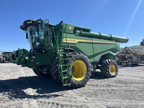 2023 John Deere X9 1000 Combine