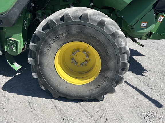 2023 John Deere X9 1000 Combine