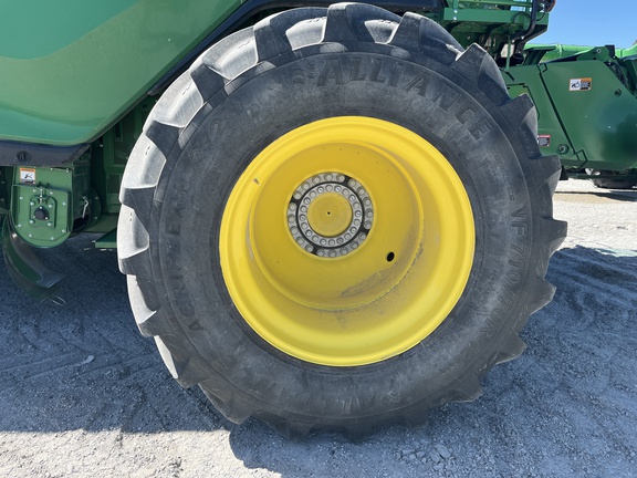 2023 John Deere X9 1000 Combine