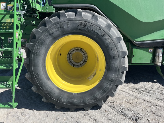 2023 John Deere X9 1000 Combine