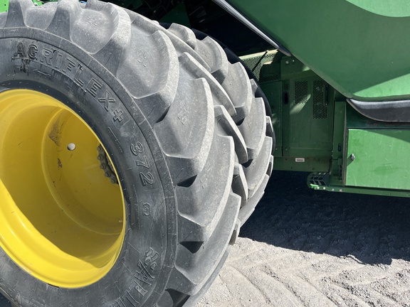 2023 John Deere X9 1000 Combine