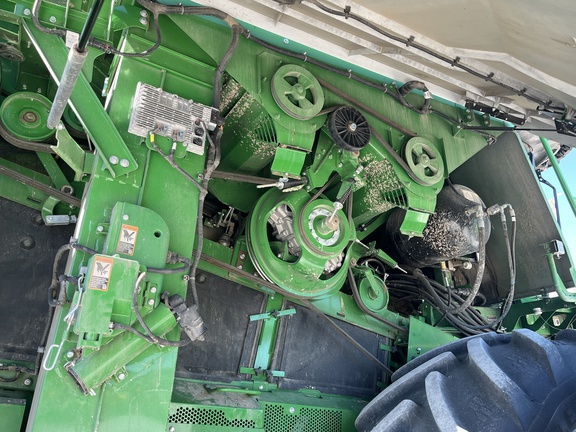 2023 John Deere X9 1000 Combine