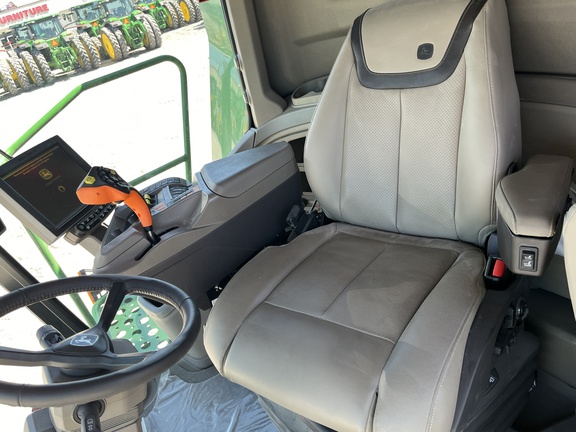 2023 John Deere X9 1000 Combine