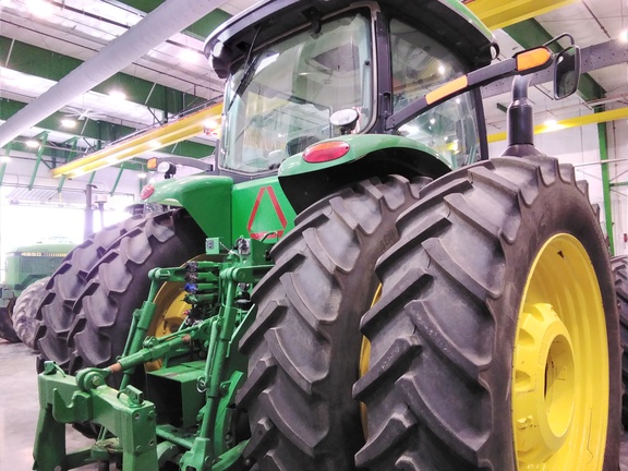 2015 John Deere 8270R Tractor