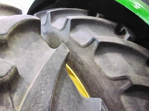 2015 John Deere 8270R Tractor