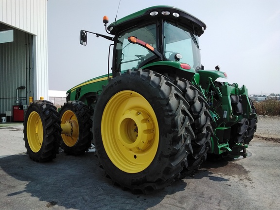 2015 John Deere 8270R Tractor