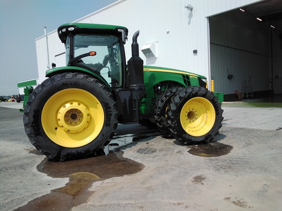 2015 John Deere 8270R Tractor