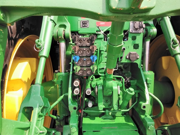 2015 John Deere 8270R Tractor