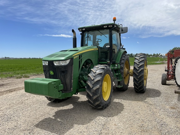 2013 John Deere 8335R Tractor