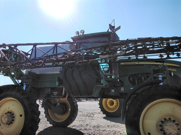 2013 John Deere 4830 Sprayer/High Clearance