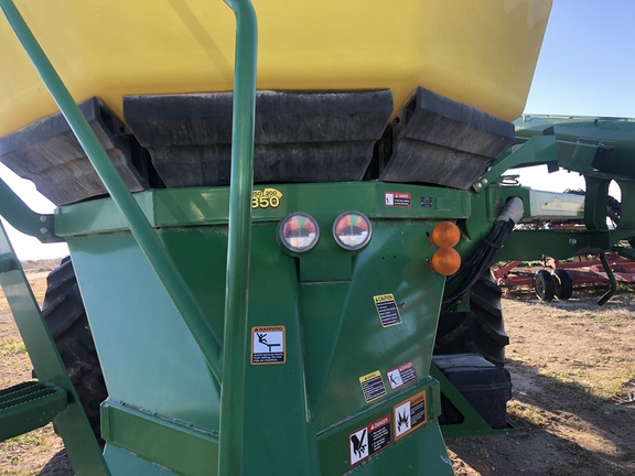 2017 John Deere 1890 Air Seeder