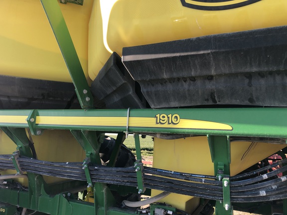 2017 John Deere 1890 Air Seeder